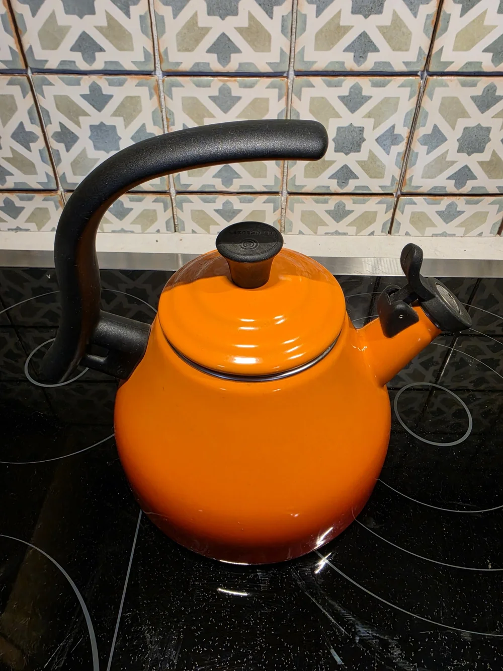 Le Creuset Classic Whistling Kettle in Flame
